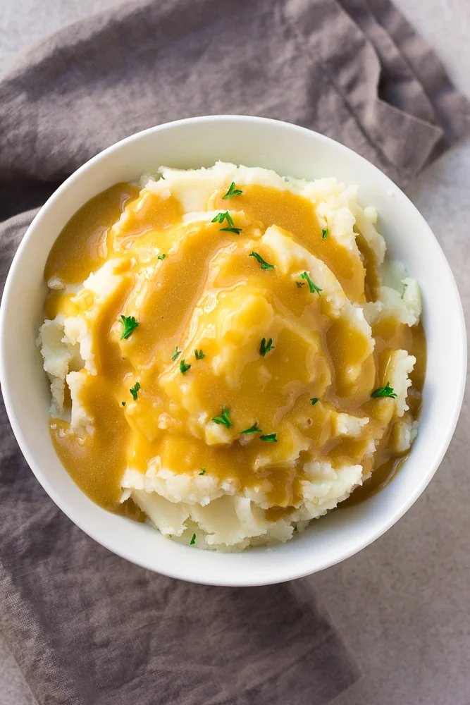 Mashed potatoes with vegetable gravy